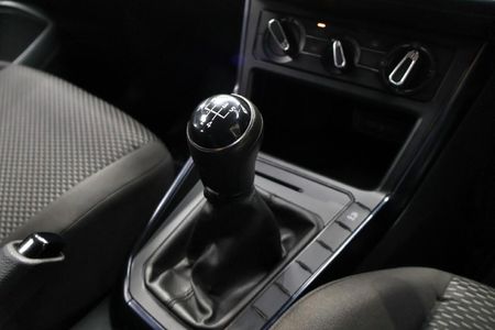 2021-Volkswagen-Polo-10-TSI-Trendline_17