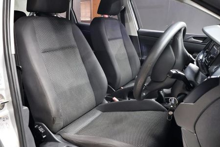 2021-Volkswagen-Polo-10-TSI-Trendline_18