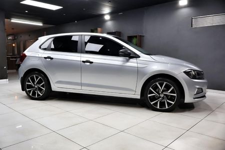 2021-Volkswagen-Polo-10-TSI-Trendline_24