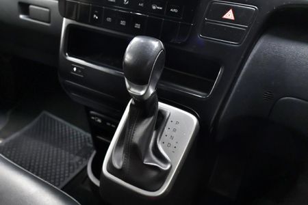 2023-Hyundai-Staria-22d-Executive-Auto_18