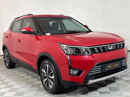 2022-Mahindra-XUV-300-12T-W8_16