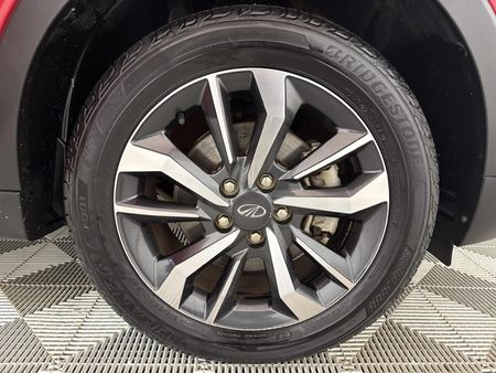 2022-Mahindra-XUV-300-12T-W8_7