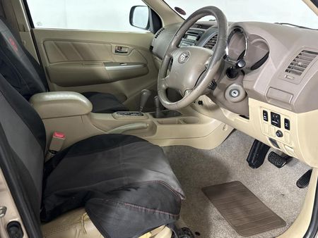 2006-Toyota-Fortuner-40-V6-Auto-4x4_9