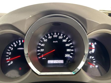 2006-Toyota-Fortuner-40-V6-Auto-4x4_2