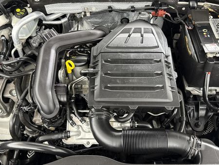 2017-Volkswagen-Golf-VII-10-TSI-Comfortline_13