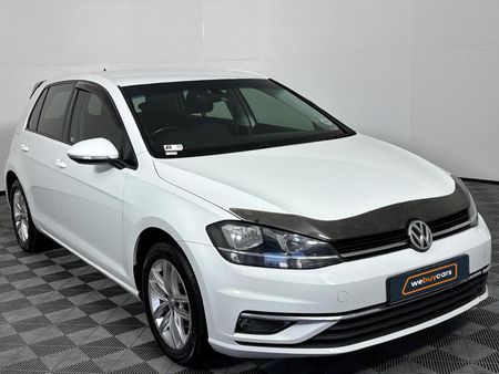 2017-Volkswagen-Golf-VII-10-TSI-Comfortline_16