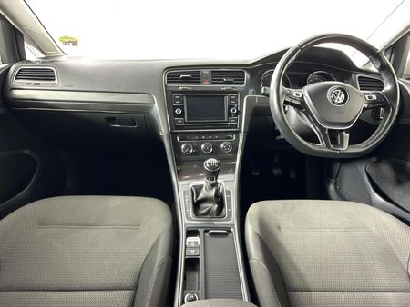 2017-Volkswagen-Golf-VII-10-TSI-Comfortline_1
