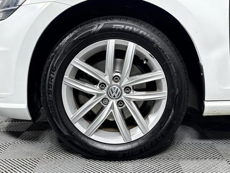 2017-Volkswagen-Golf-VII-10-TSI-Comfortline_4