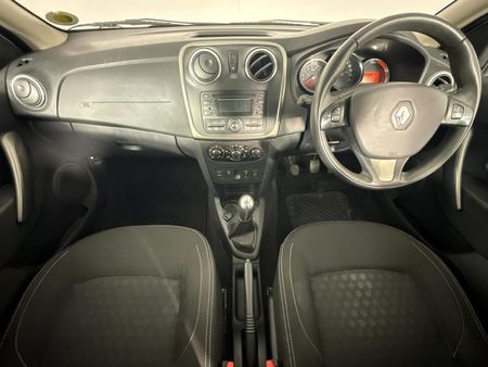 2014-Renault-Sandero-900T-Dynamique_1
