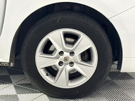 2014-Renault-Sandero-900T-Dynamique_5