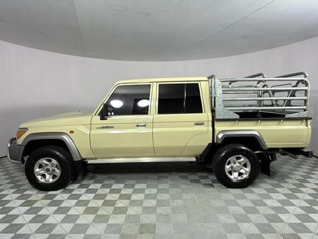 2020-Toyota-Land-Cruiser-79-42-D-Double-Cab_16