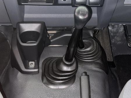 2020-Toyota-Land-Cruiser-79-42-D-Double-Cab_7