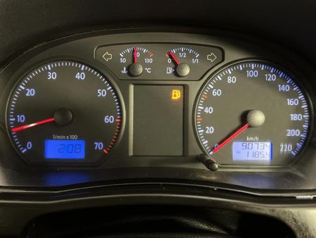 2011-Volkswagen-Polo-Vivo-14-Trendline_2