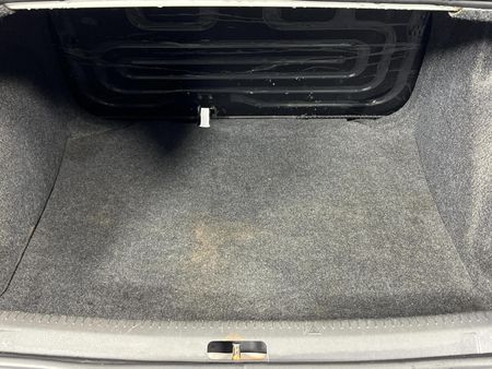 2011-Volkswagen-Polo-Vivo-14-Trendline_8