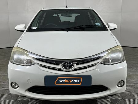 2017-Toyota-Etios-15-XS-5-dr_11
