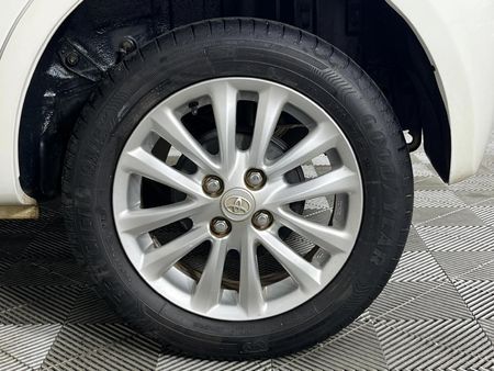 2017-Toyota-Etios-15-XS-5-dr_6
