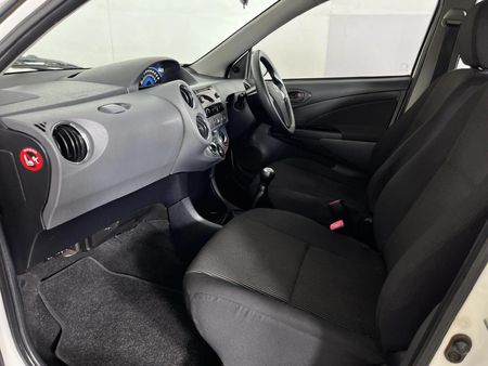 2017-Toyota-Etios-15-XS-5-dr_8