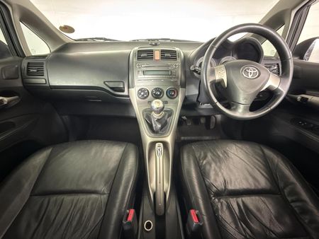 2007-Toyota-Auris-160-RS_1