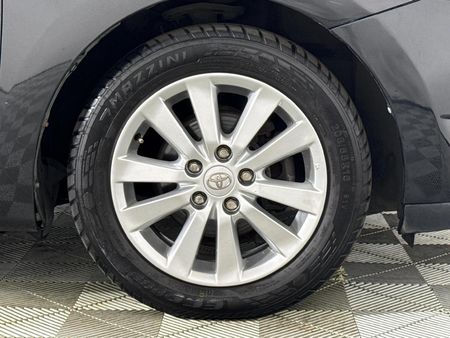 2007-Toyota-Auris-160-RS_4