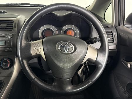 2007-Toyota-Auris-160-RS_8
