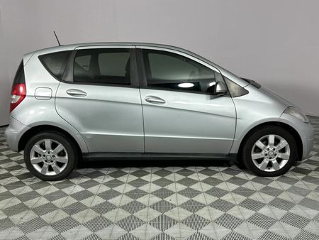 2010-Mercedes-Benz-A-Class-A-180-Elegance-Auto_18