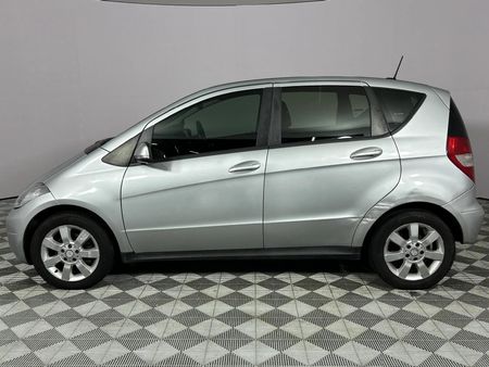2010-Mercedes-Benz-A-Class-A-180-Elegance-Auto_20