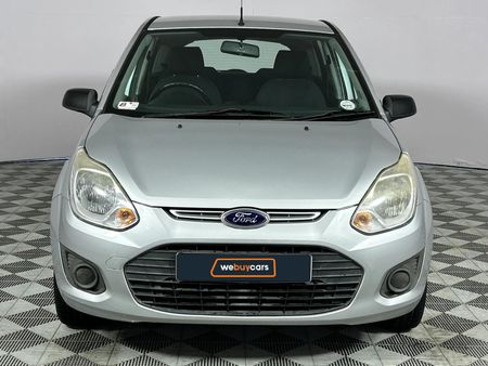 2013-Ford-Figo-14-Ambiente_14