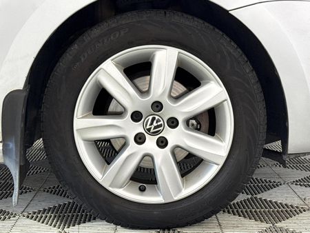 2010-Volkswagen-Polo-16-Comfortline-5-dr_5
