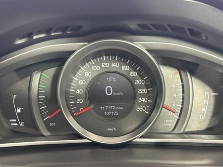 2015-Volvo-V40-T4-Elite-Auto_2