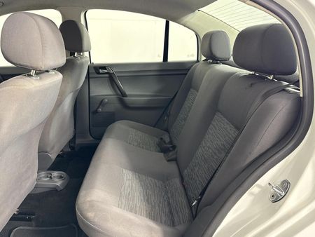 2016-Volkswagen-Polo-Vivo-GP-14-Trendline_3