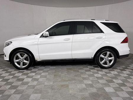 2016-Mercedes-Benz-GLE-500-4Matic_18