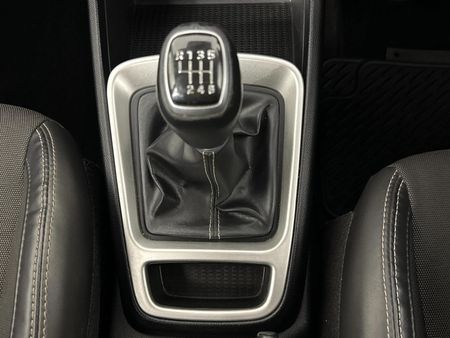 2020-Hyundai-Venue-10-TGDI-Fluid_10