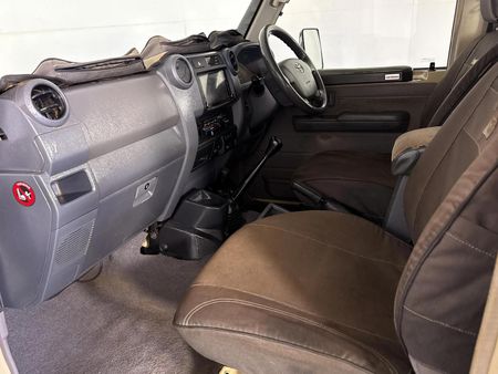 2020-Toyota-Land-Cruiser-79-45-D-Single-Cab_6