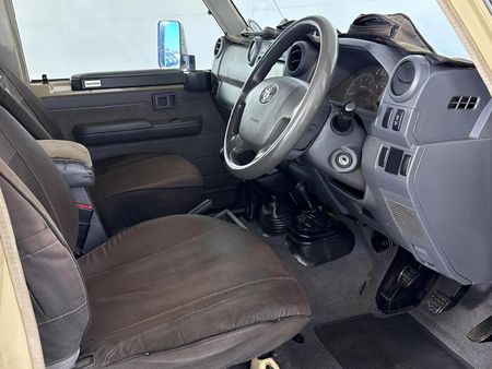 2020-Toyota-Land-Cruiser-79-45-D-Single-Cab_7