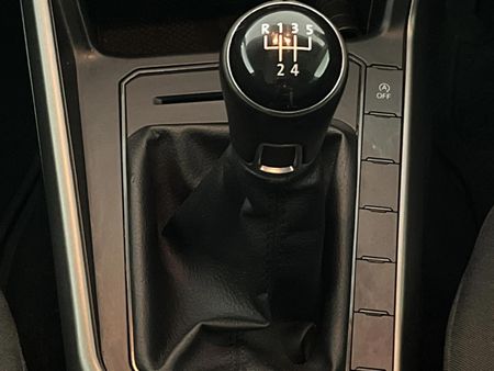 2020-Volkswagen-Polo-10-TSI-Comfortline_10