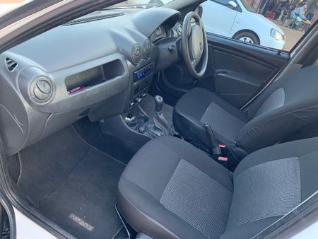 2019-Nissan-NP200-16-AC-Safety-Pack_13