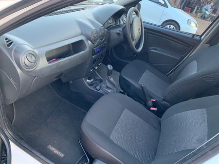 2019-Nissan-NP200-16-AC-Safety-Pack_17