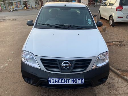 2019-Nissan-NP200-16-AC-Safety-Pack_1