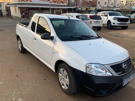 2019-Nissan-NP200-16-AC-Safety-Pack_6