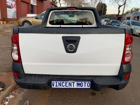 2019-Nissan-NP200-16-AC-Safety-Pack_7