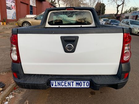 2019-Nissan-NP200-16-AC-Safety-Pack_8