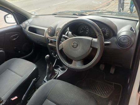 2021-Nissan-NP200-16-AC-Safety-Pack_15