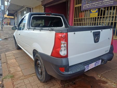 2021-Nissan-NP200-16-AC-Safety-Pack_5