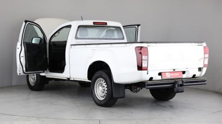 2021-Isuzu-D-Max-250C-Fleetside-Single-Cab_9
