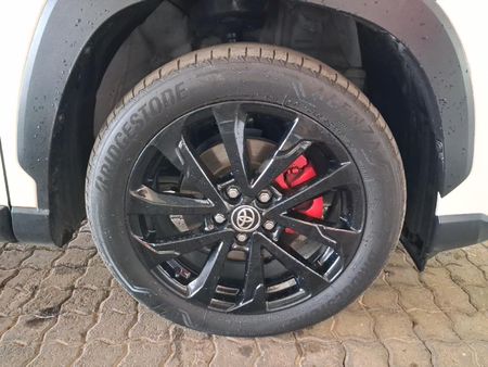 2024-Toyota-Corolla-Cross-18-GR-S-Hybrid_5