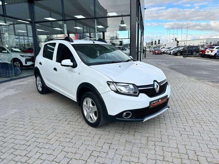 2016-Renault-Sandero-900T-Dynamique_0