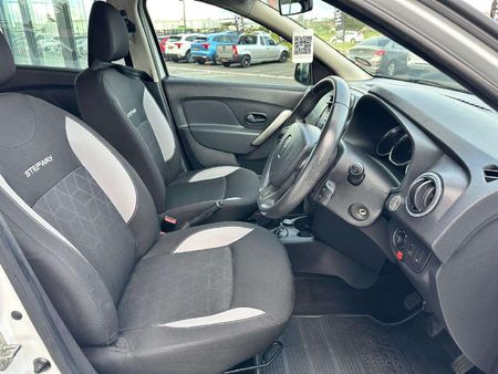 2016-Renault-Sandero-900T-Dynamique_12