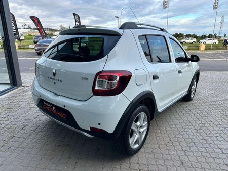 2016-Renault-Sandero-900T-Dynamique_7