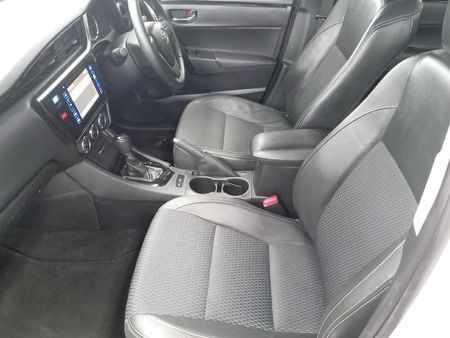 2021-Toyota-Corolla-Quest-18-Prestige-Auto_6