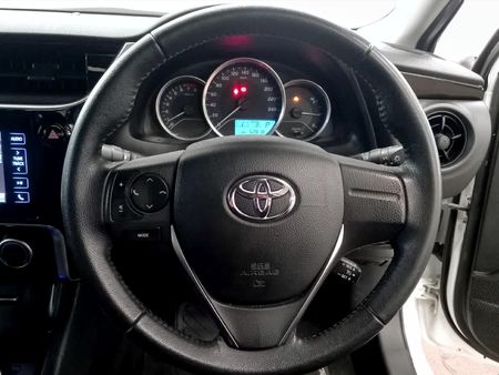 2021-Toyota-Corolla-Quest-18-Prestige-Auto_7